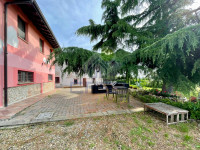 PODERE UNICO NEL SUO GENERE IMMERSO NEL VERDE