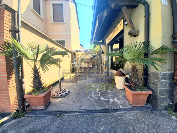 CASA INDIPENDENTE + MURA E ATTIVITA' DI BAR IN ZONA STAZIONE A TAVAZZANO