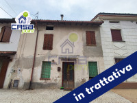 Casa indipendente dagli ampi spazi abitativi da ristrutturare e personalizzare