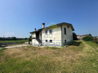 VILLA SINGOLA A BREVE DISTANZA DAL CENTRO