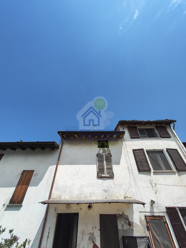 Porzione di casa su due livelli con soffitta e rustico di proprietà (ideale anche per INVESTIMENTO)