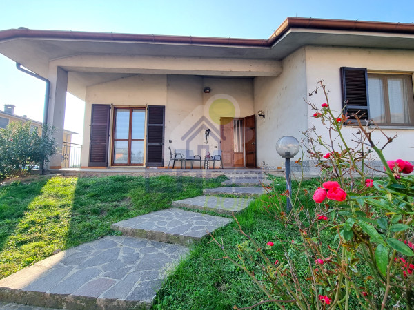 VILLA con 3 CAMERE e FOTOLTAICO