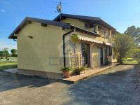 facciata-esterna-villa.jpg