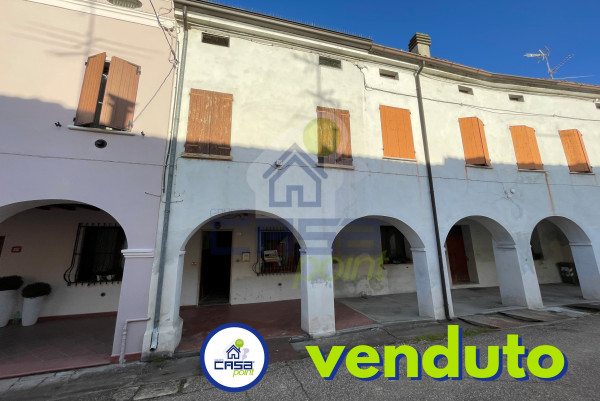 Casa indipendente con Cortile