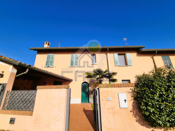 PRESTIGIOSA VILLA in RESIDENCE