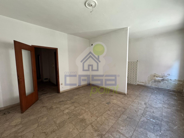 TRILOCALE DA RISTRUTTURARE IN ZONA CENTRALE