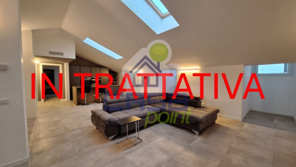 Appartamento attico quadrilocale ristrutturato