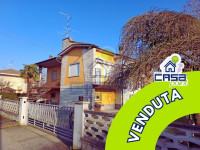 CASA LIBERA SU QUATTRO LATI