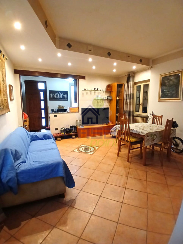 CASA INDIPENDENTE con CORTILE PRIVATO