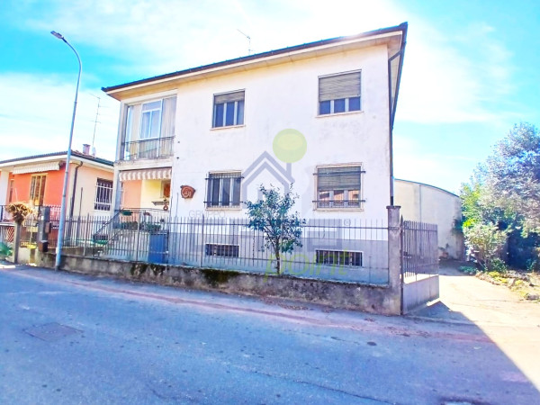 VILLA INDIPENDENTE A POCHI PASSI DAL CENTRO