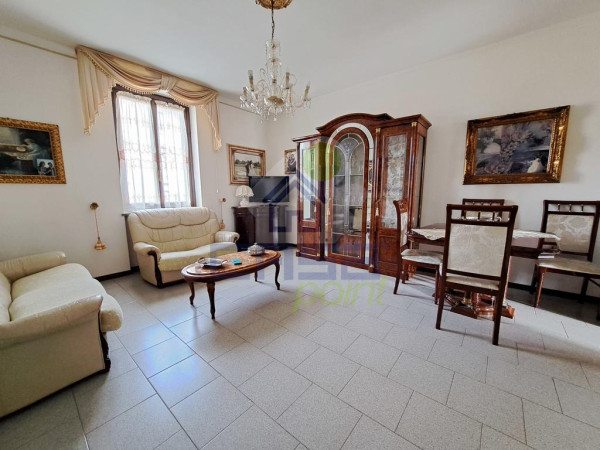 3 LETTO CON AMPIO BOX ALLE PORTE DEL CENTRO