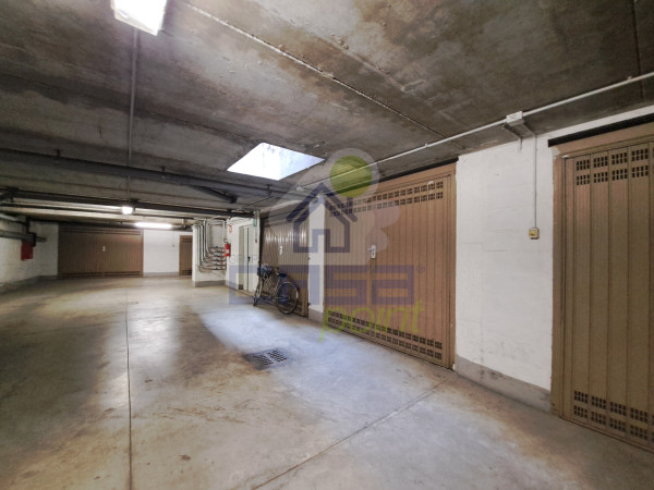 BOX AUTO IN OTTIMO CONTESTO