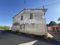 CASA INDIPENDENTE CON DUE CAMERE DA LETTO, LOCALE ACCESSORIO E GIARDINO