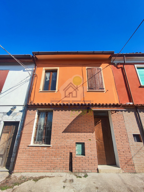 Porzione di Casa con vista sulla campagna cremonese accessoriata da rustico e grande orto di proprietà