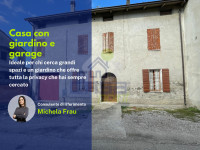 Casa indipendente con ampio giardino privato e garage.