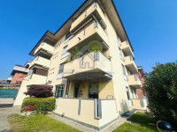 TRILOCALE DOPPI SERVIZI, TERRAZZO BALCONE E BOX