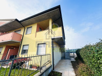 TRILOCALE CON DOPPI SERVIZI, TERRAZZO, 2 BALCONI, CORTILE E BOX