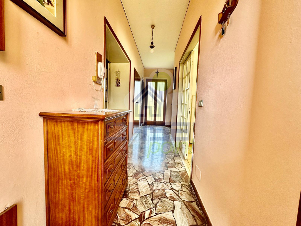 CORRIDOIO-INGRESSO.jpeg