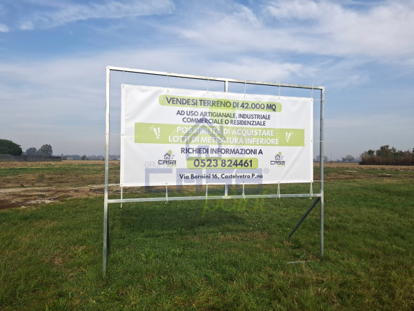 TERRENO CON VARIE DESTINAZIONE URBANISTICHE