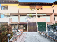 VILLETTA A SCHIERA CON 3 CAMERE DA LETTO E SPAZIO ESTERNO PRIVATO SU DUE LATI