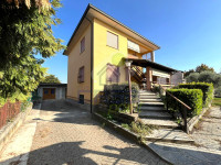 VILLA INDIPENDENTE NEL CUORE DEL PAESE!!!!