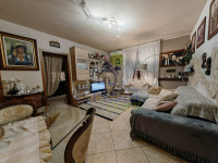 Appartamento di 100 mq con giardino e 2 garage!