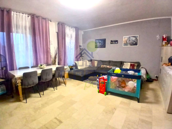 TRILOCALE PIANO TERRA CENTRO PAESE CON BOX