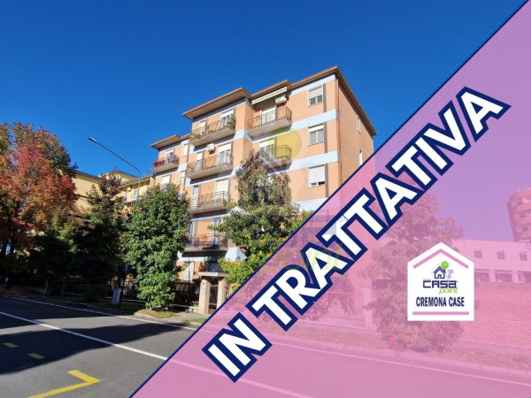 LUMINOSO APPARTAMENTO RISTRUTTURATO IN ZONA SEMI CENTRALE CON BALCONI E GARAGE!