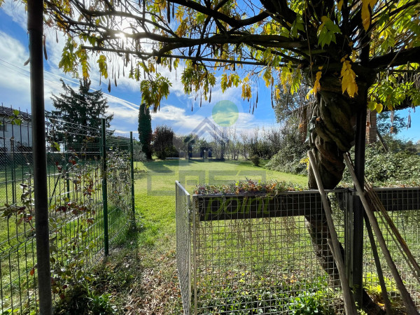 SOLUZIONE SEMI-INDIPENDENTE CON 3.000 MQ DI GIARDINO PRIVATO