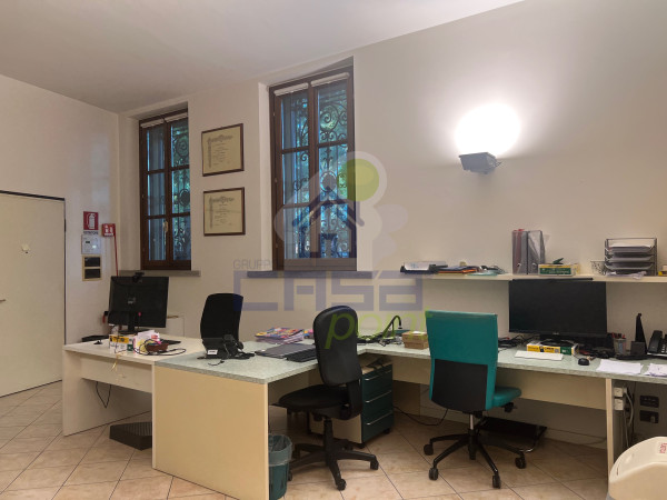 AFFITTASI MERAVIGLIOSO UFFICIO IN VIALE PO A CREMONA