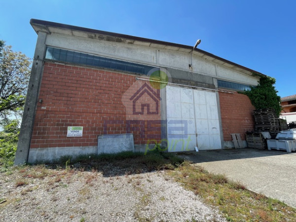 CAPANNONE COMMERCIALE DI 716 MQ – ZONA BONDIOCCA-