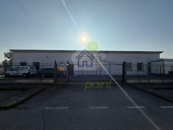 CAPANNONE IN LOCAZIONE – USO MAGAZZINO / STUDIO / ATTIVITÀ COMMERCIALE