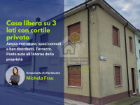 Casa libera su 3 lati con Cortile e garage