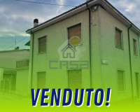 Casa libera su 3 lati con Cortile e garage