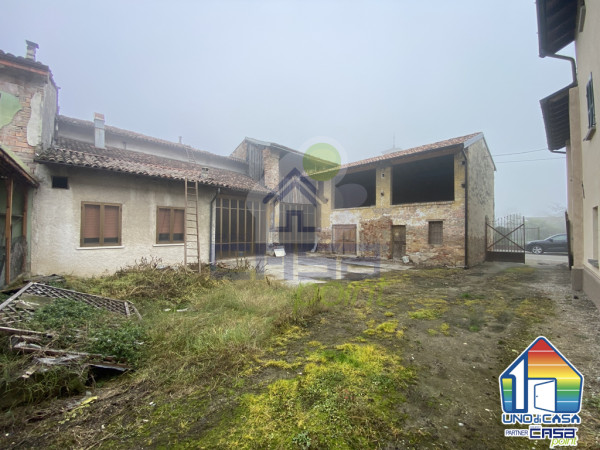 Casa in Campagna con la tua attività!