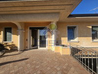 Appartamento con due terrazze a Sedena