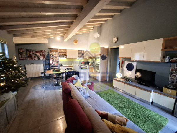 APPARTAMENTO AL PRIMO ED ULTIMO PIANO CON TERRAZZO E BOX DOPPIO