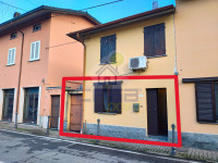 TRILOCALE SEMI INDIPENDENTE CON CORTILE PRIVATO