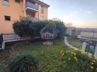 TRILOCALE CON GIARDINO, CORTILE PRIVATO E BOX IN CL. A1