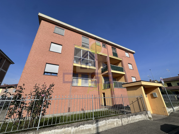 TRILOCALE CON TERRAZZO , BOX DOPPIO E POSTO AUTO