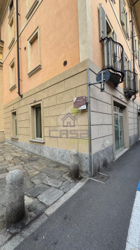 NEGOZIO COMMERCIALE!