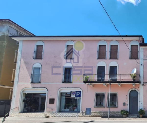 Fabbricato in centro paese