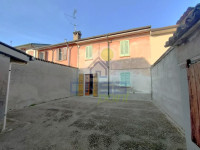 CASA AUTONOMA CON CORTILE PRIVATO