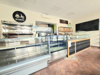 MURA DI LOCALE COMMERCIALE IN CLASSE