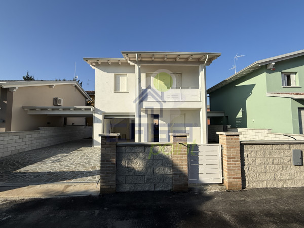 CASA SINGOLA DI NUOVA COSTRUZIONE