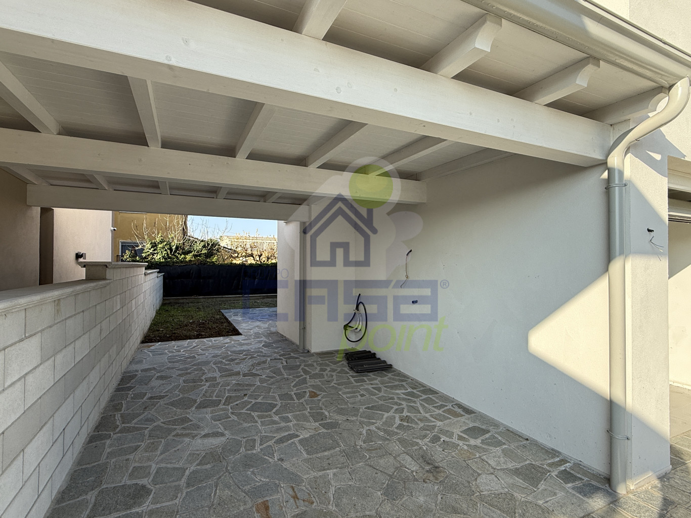 PERGOLATO POSTOA AUTO