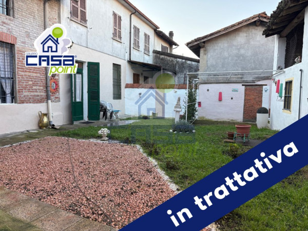 CASA INDIPENDENTE LIBERA SU 3 LATI CON GIARDINO PRIVATO E GRANDE DEPOSITO