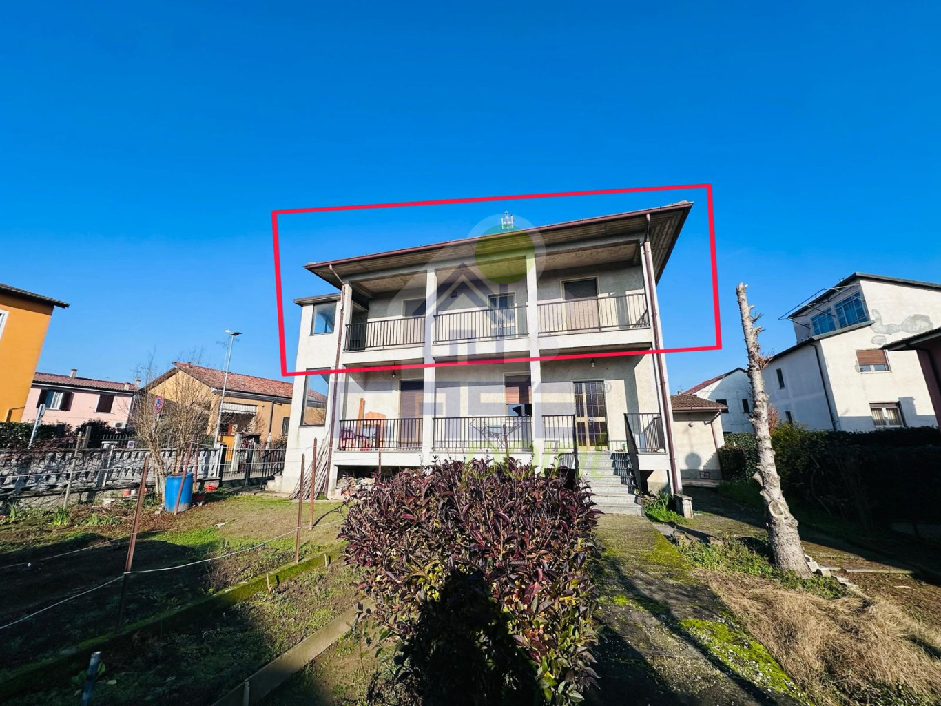 TRILOCALE SENZA SPESE CONDOMINIALI CON BOX