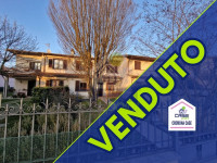 SUGGESTIVA VILLETTA CON AREE DI PERTINENZA ESTERNE, BALCONE ED AUTORIMESSA!!!
