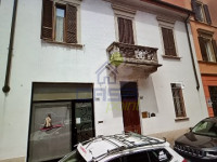 GRAZIOSO TRILOCALE CON TERRAZZA E BOX